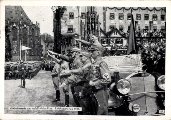 Postcard Nürnberg, Adolf Hitler Platz, Reichsparteitag, Vorbeimarsch ...
