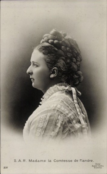 Postcard SAR Madame la Comtesse de Flandre, portrait